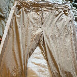 Athleta Brooklyn Textured Jogger (NWOT)